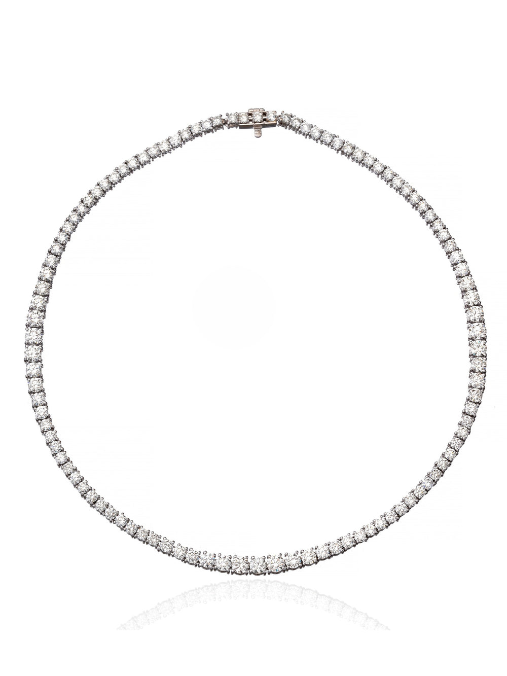 Classic Diamond Tennis Necklace in 18K Gold