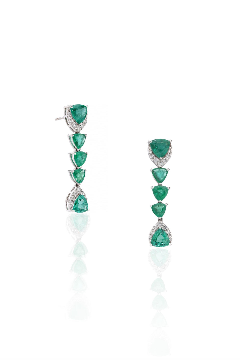 Dangling Emerald Earrings in 18Kt White gold