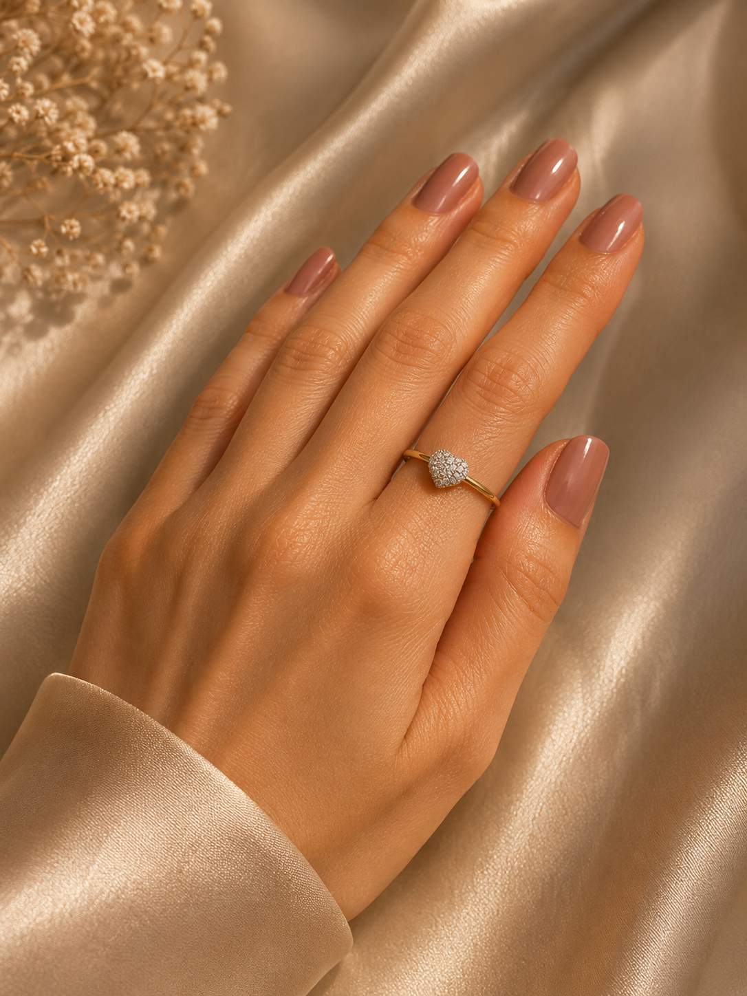 Classic Halo Diamond Ring in 18K Gold