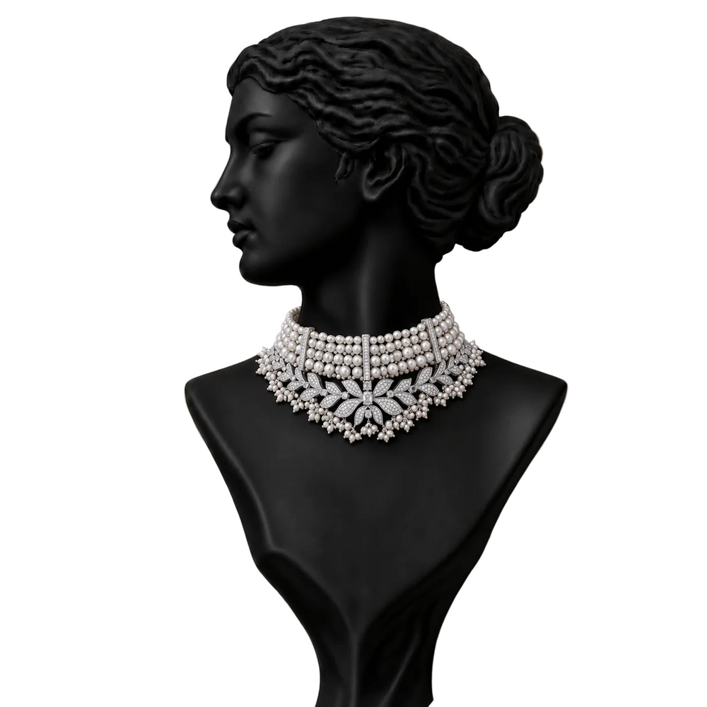 LaJoya Crescent Diamond Necklace in 18K Gold