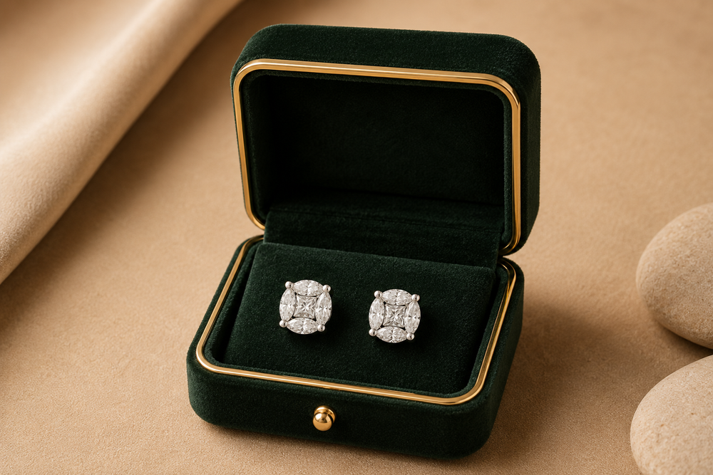 Izzari Lumière Diamond Solitaire Stud Earrings