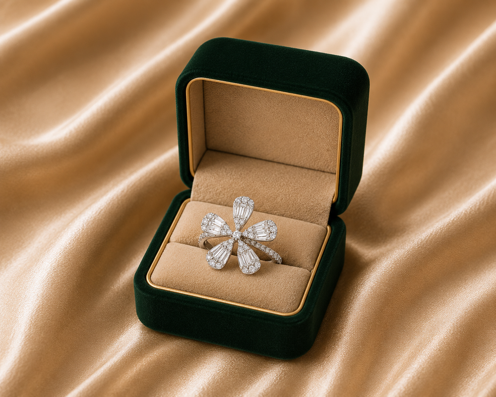 Fleur Étoile Diamond Ring