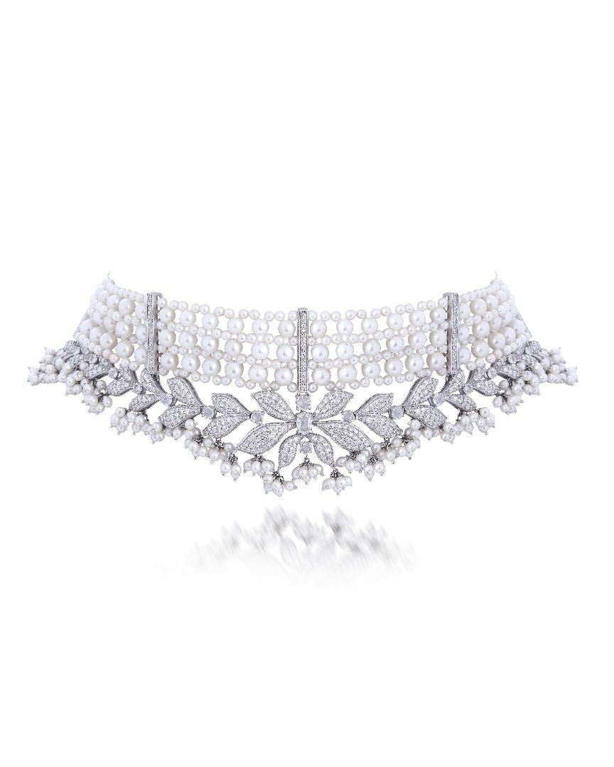 Lajoya Cresent Necklace