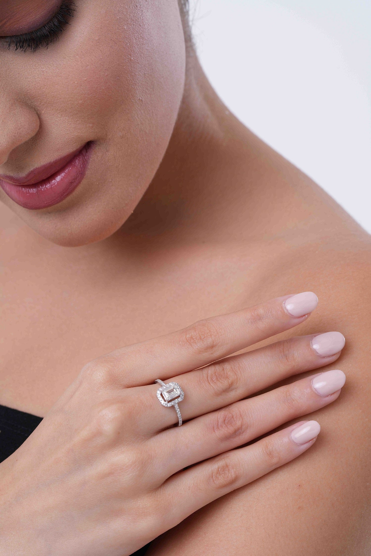 Asterica Solitaire Ring - Emerald