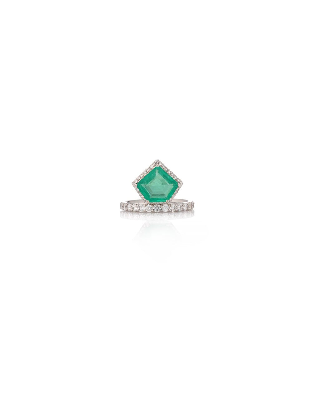 Verdant Grace Emerald Halo Ring