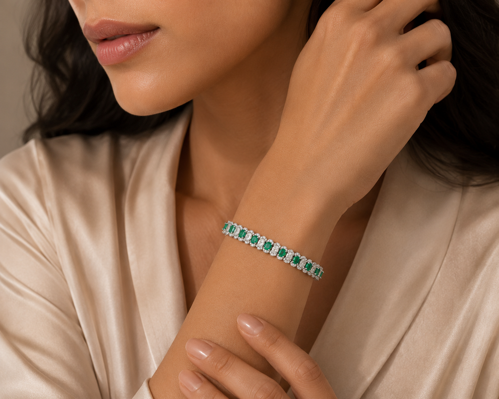 Verde Oval Diamond Emerald Bracelet in 18K Gold