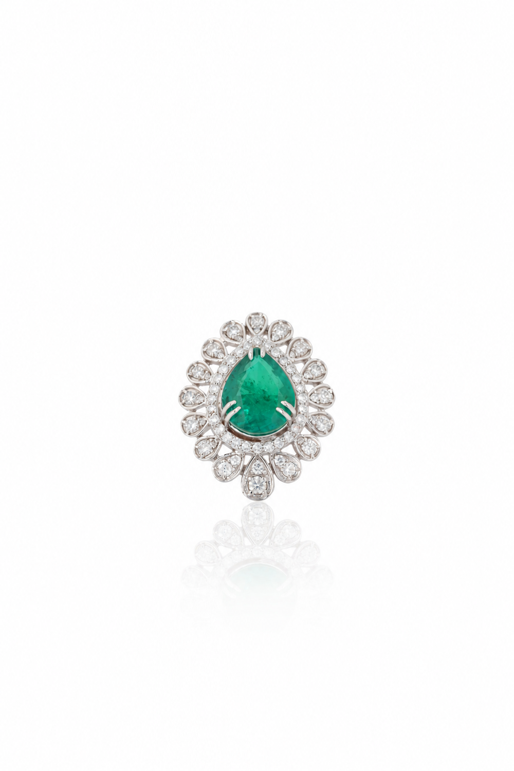 18K White Gold Pear Emerald Diamond Halo Ring