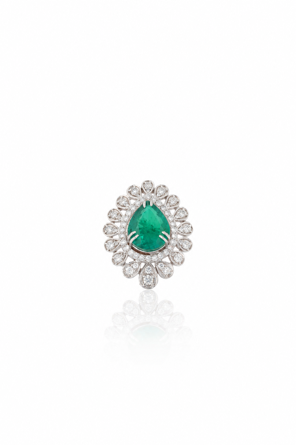 18K White Gold Pear Emerald Diamond Halo Ring