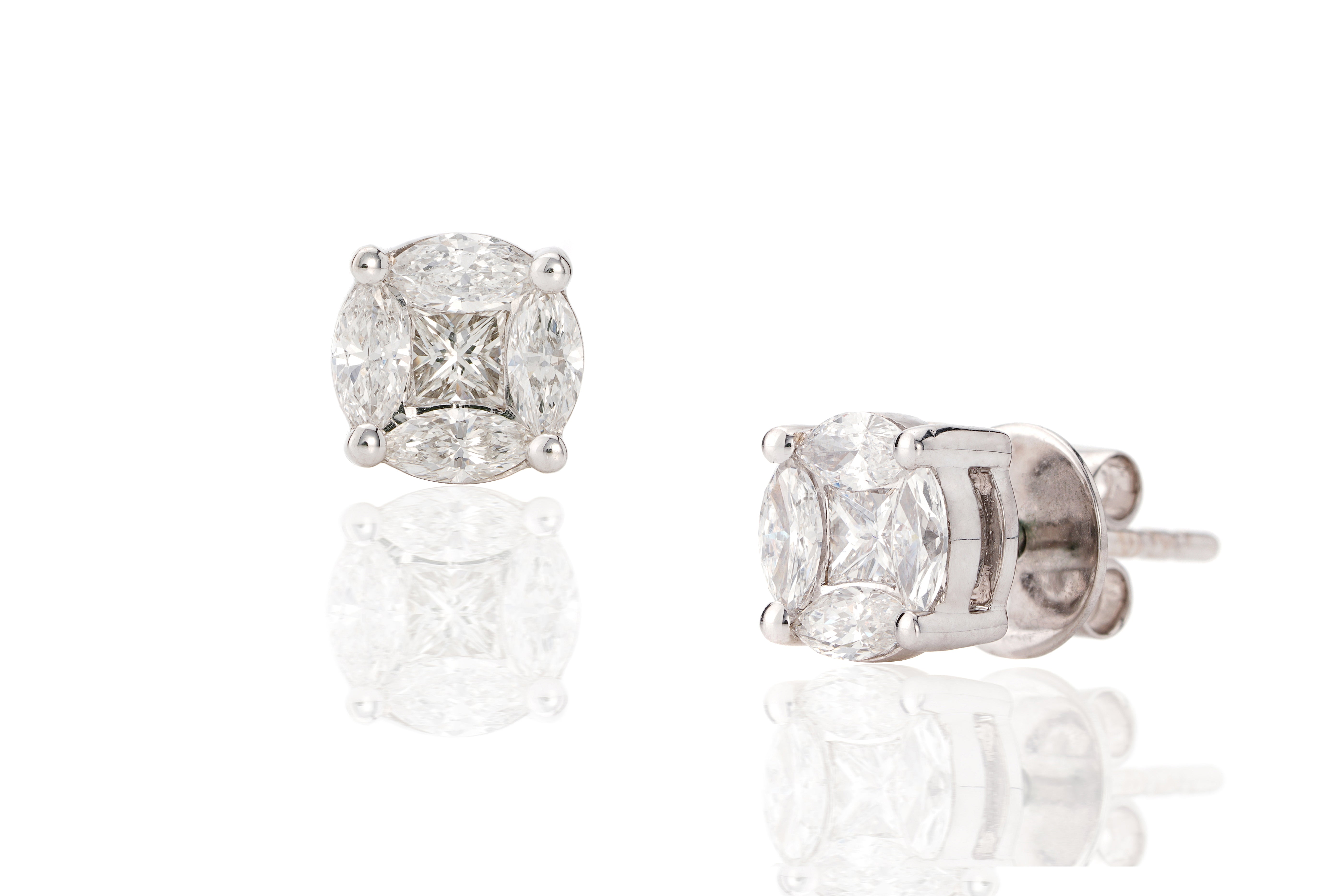 Izzari Lumière Diamond Solitaire Stud Earrings