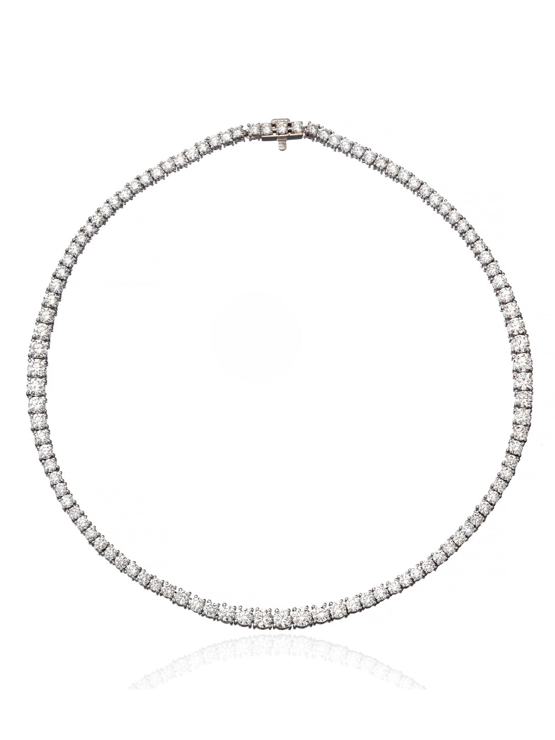 Classic Diamond Tennis Necklace in 18K Gold
