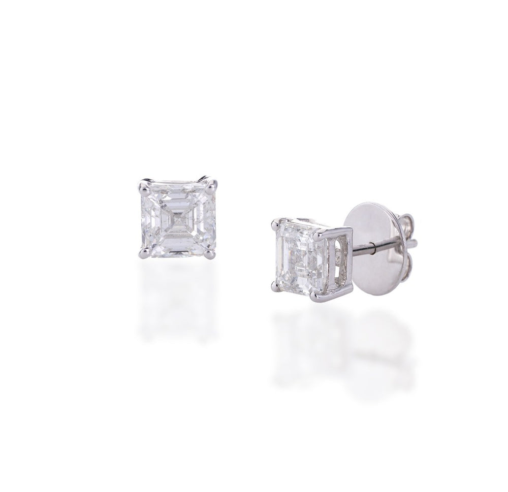 18K White Gold Emerald Cut Diamond Stud Earrings