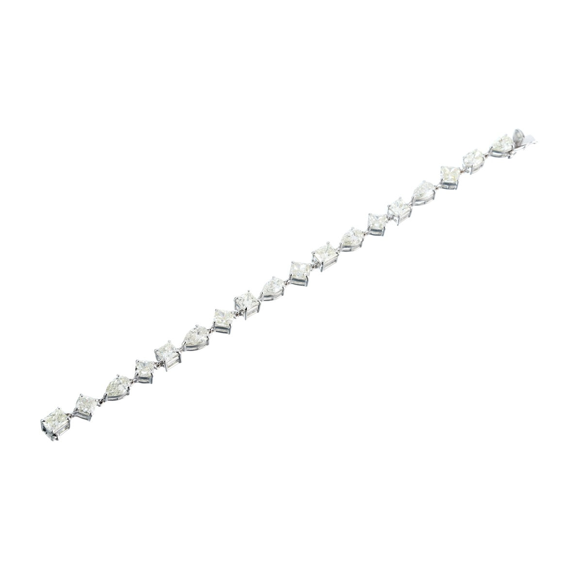 Éclaire Trillion Diamond Bracelet in 18K White Gold