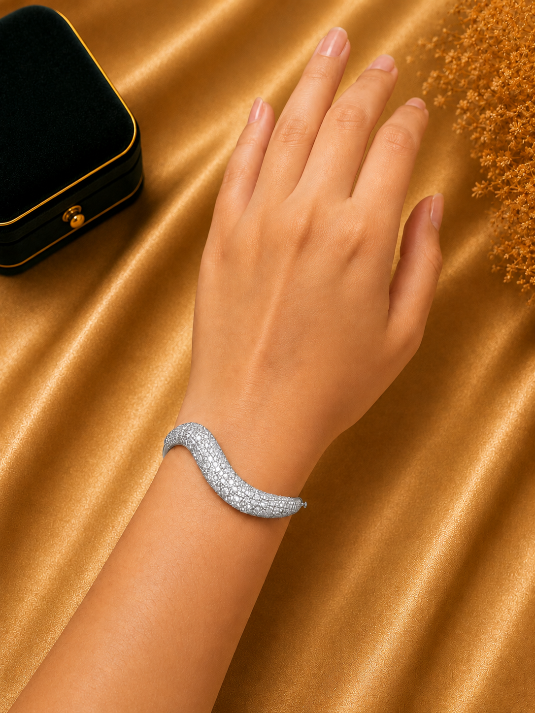 Veloura Pavé Diamond Bracelet in 18K White Gold