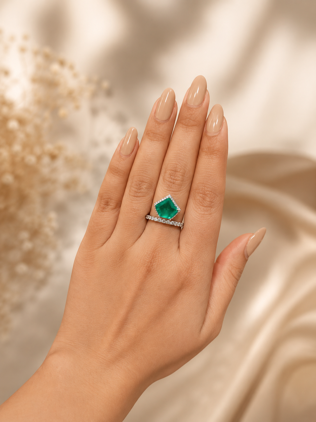 Verdant Grace Emerald Halo Ring