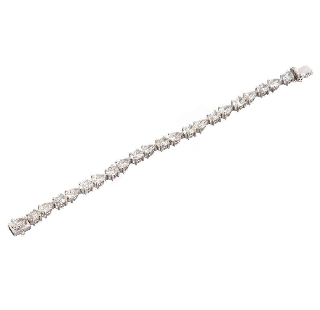 18K White Gold Diamond Line Bracelet