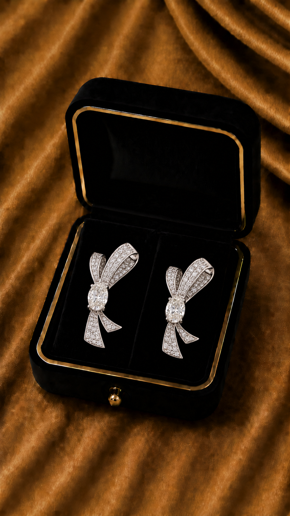 18K White Gold Diamond Bow Stud Earrings