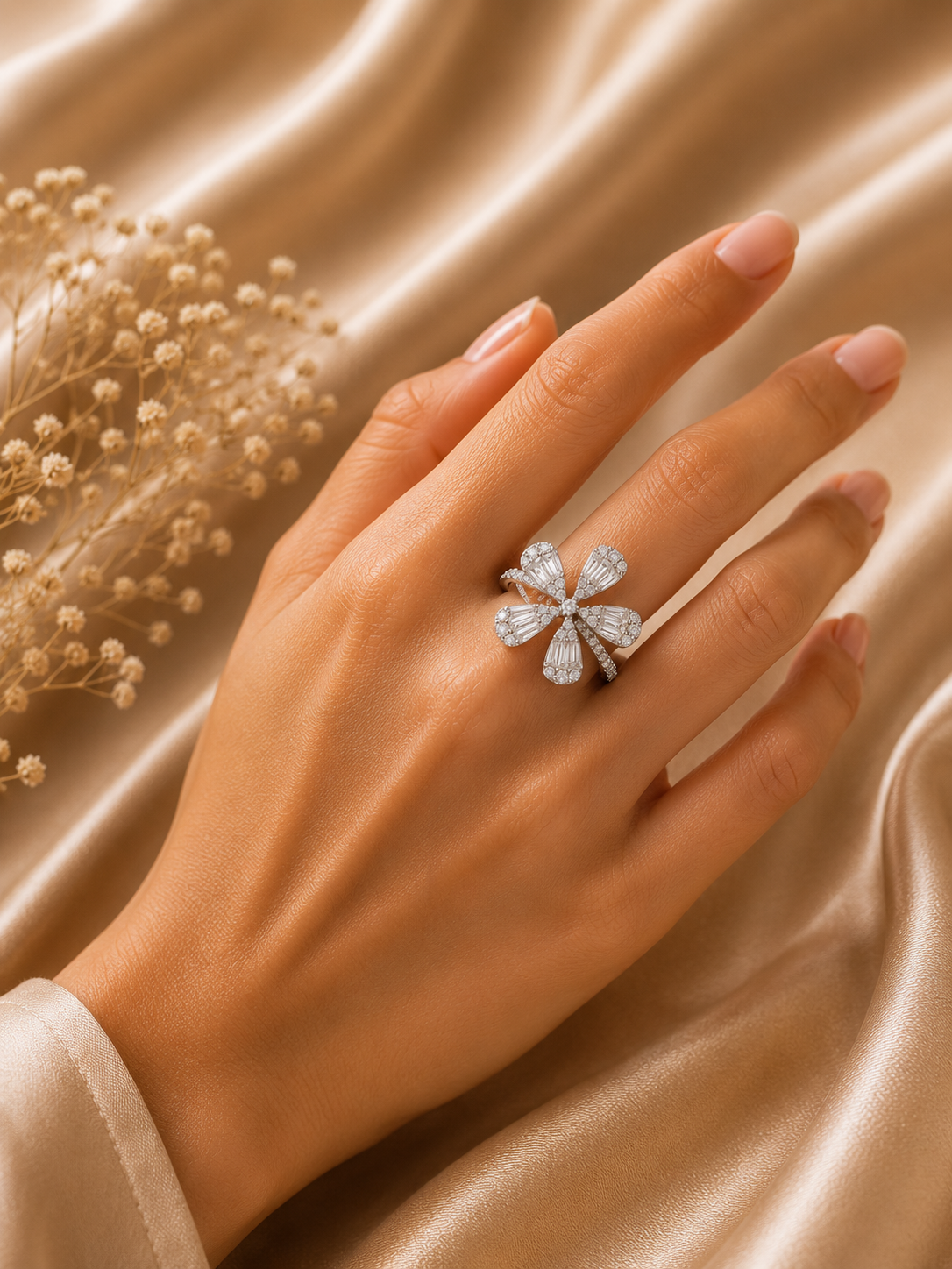 Fleur Étoile Diamond Ring