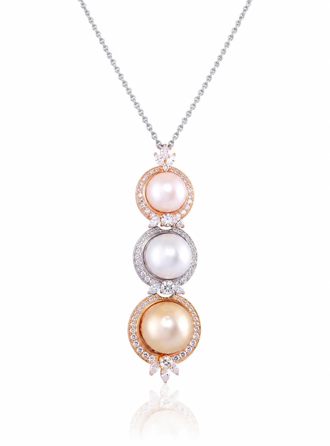 Vintage Diamond Pendant Necklace in 18K Gold