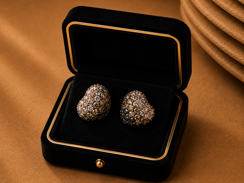 Auréline Petite Natural Diamond Stud Earrings in 18K Gold