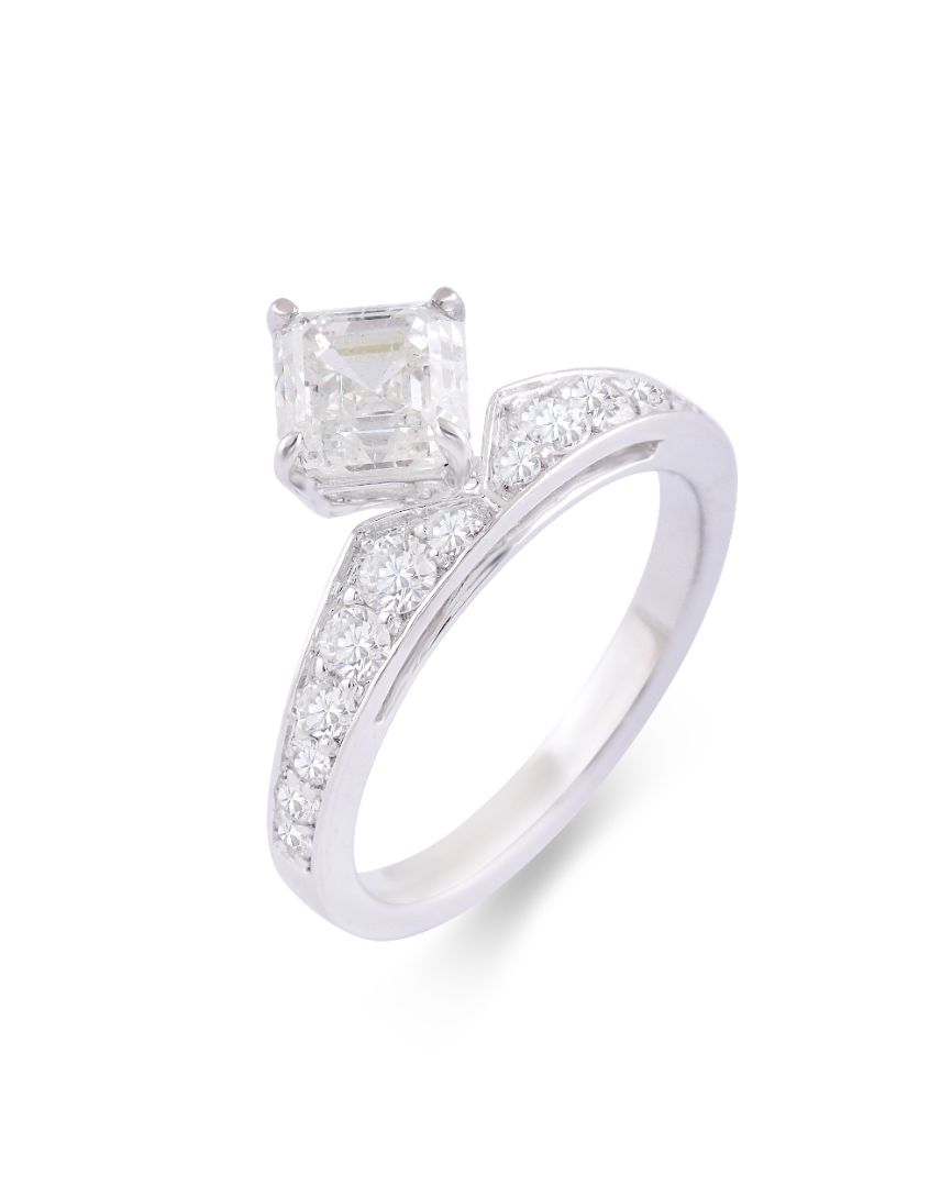 ASTERICA ASSCHER CROWN RING