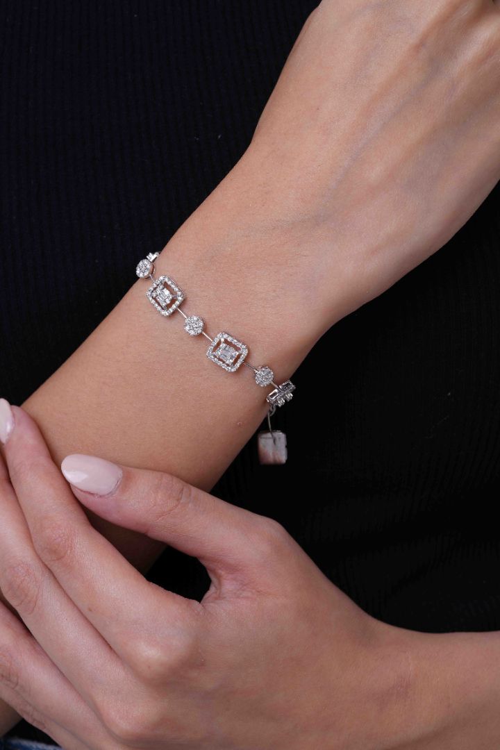 Asterica Illusion Bracelet