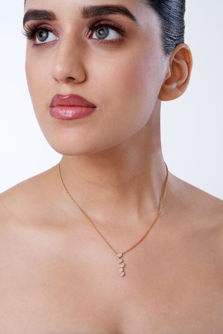 Tiara Oval Bezel Pendant