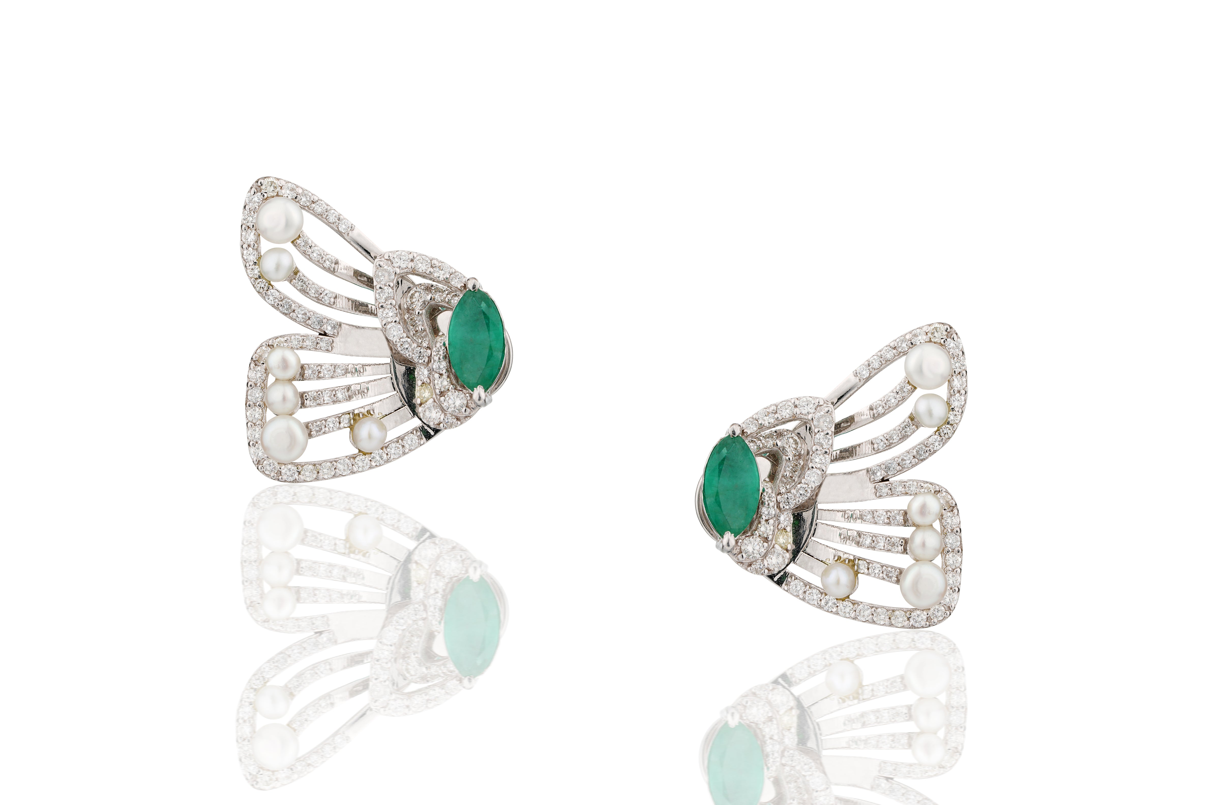 FERAL EMERALD BUTTERFLY HALF EARRING