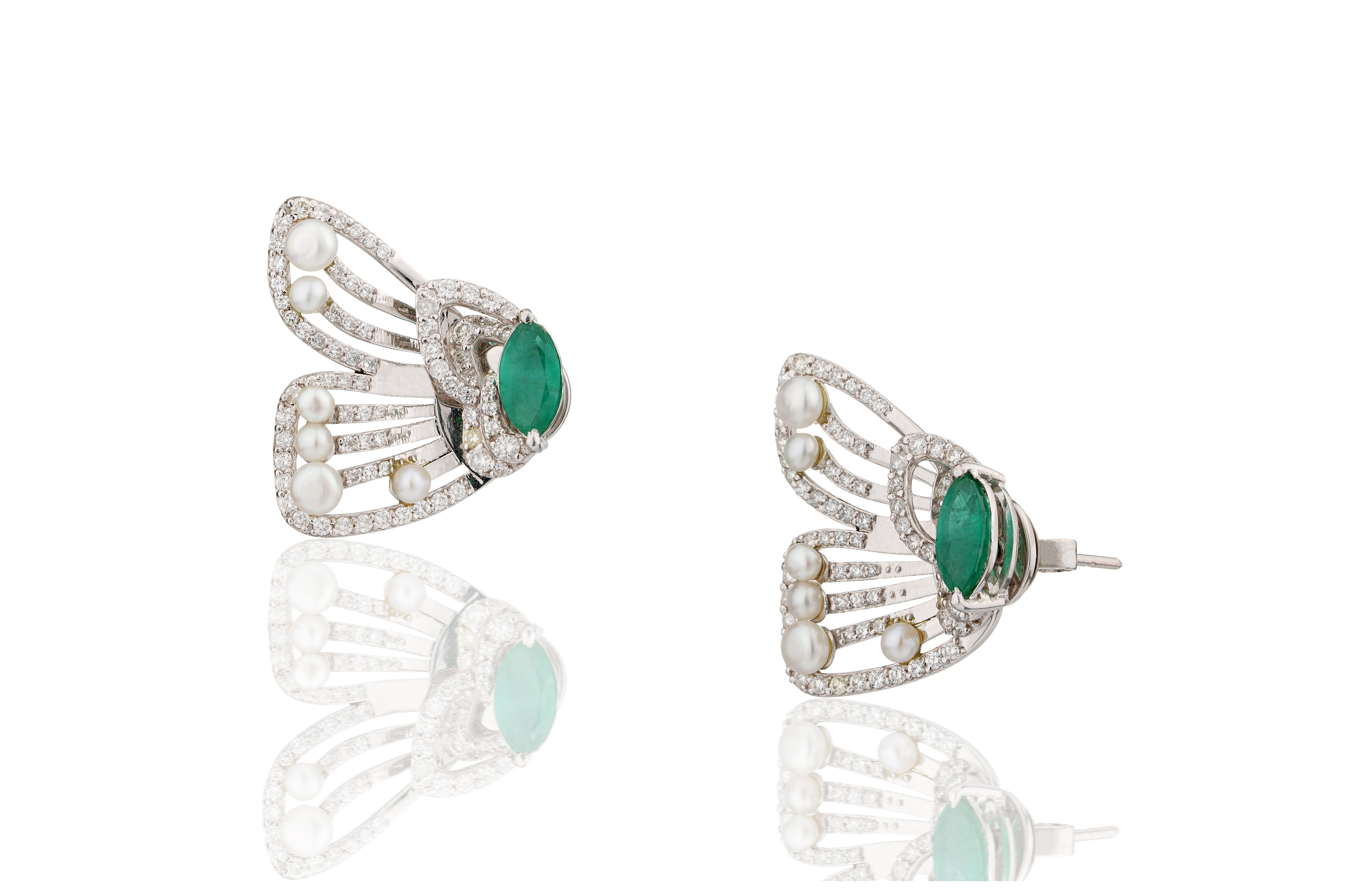 FERAL EMERALD BUTTERFLY HALF EARRING