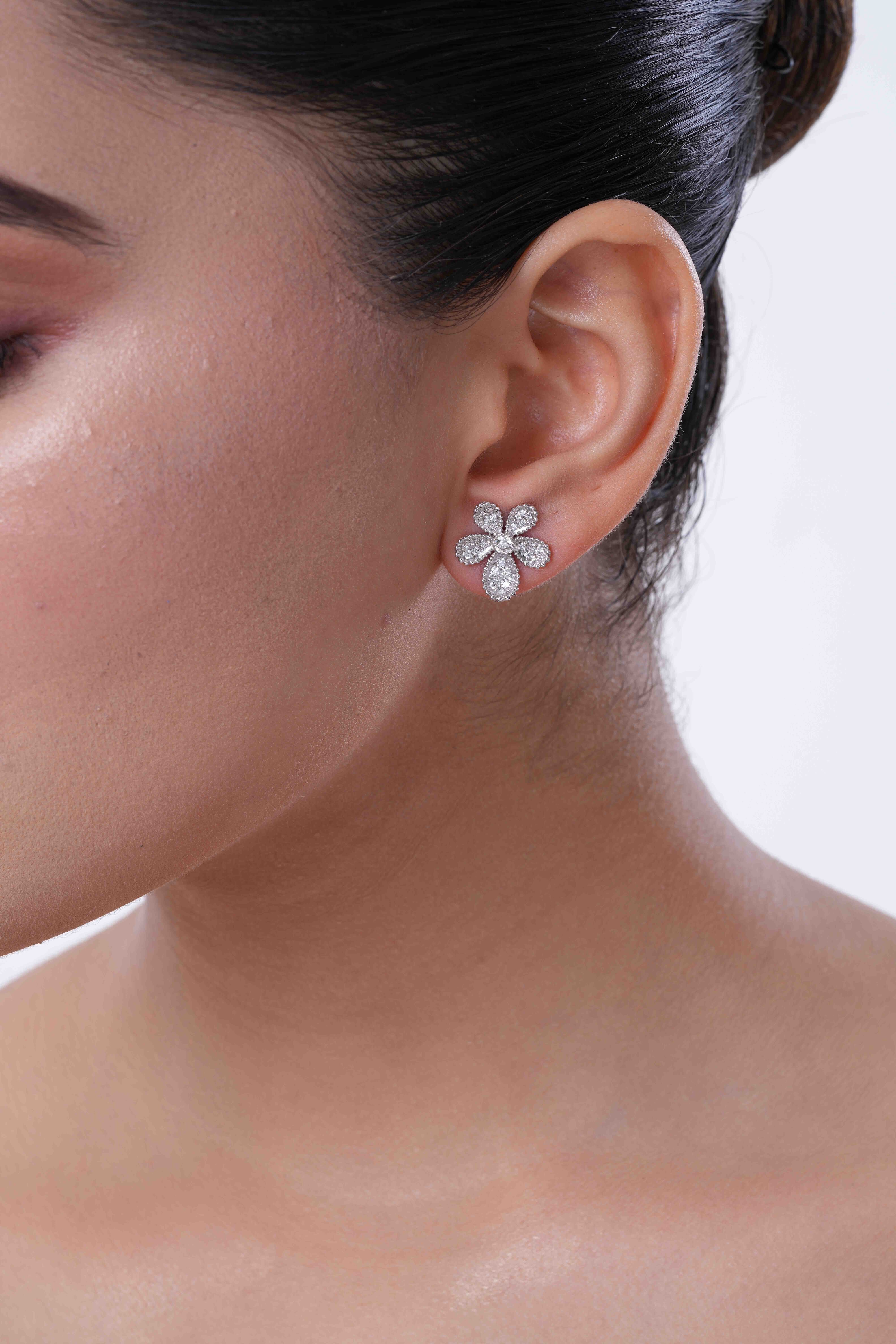 JASMINE WHITE GOLD EARRING