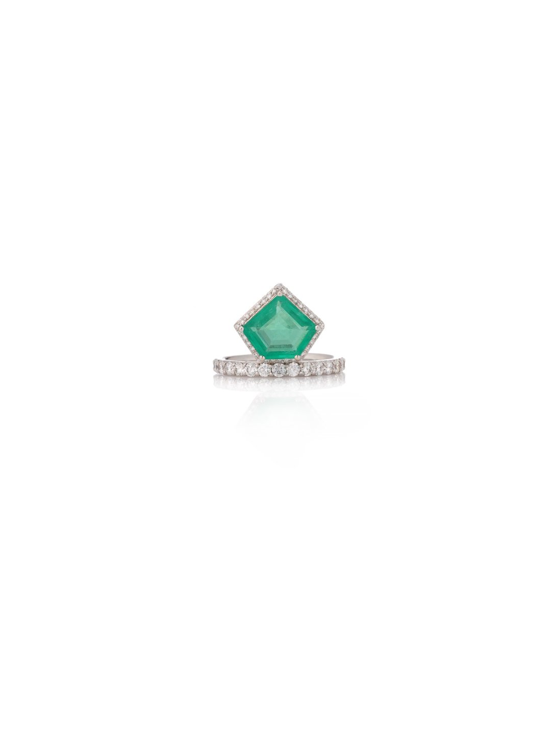 Verdant Grace Emerald Halo Ring