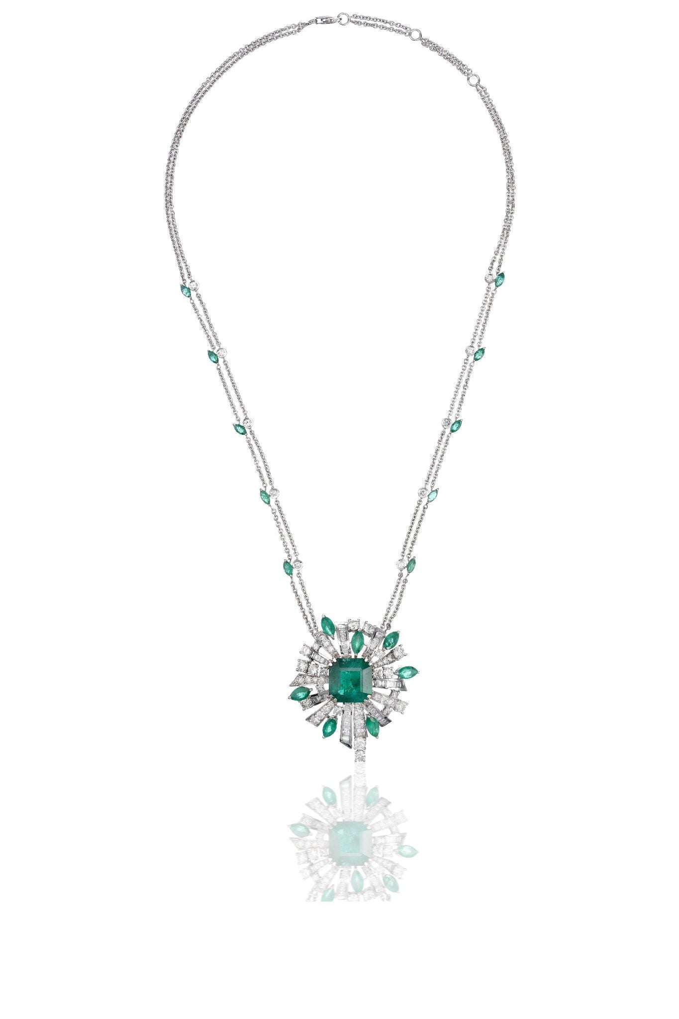 Izzari Emerald Grace Diamond Necklace in 18K Gold
