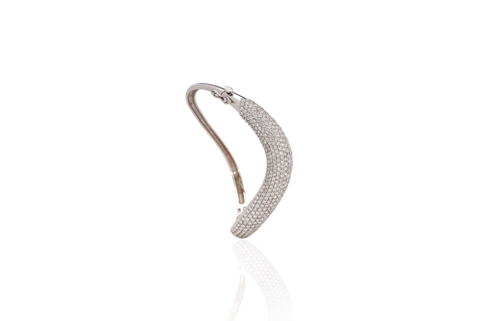Veloura Pavé Diamond Bracelet in 18K White Gold