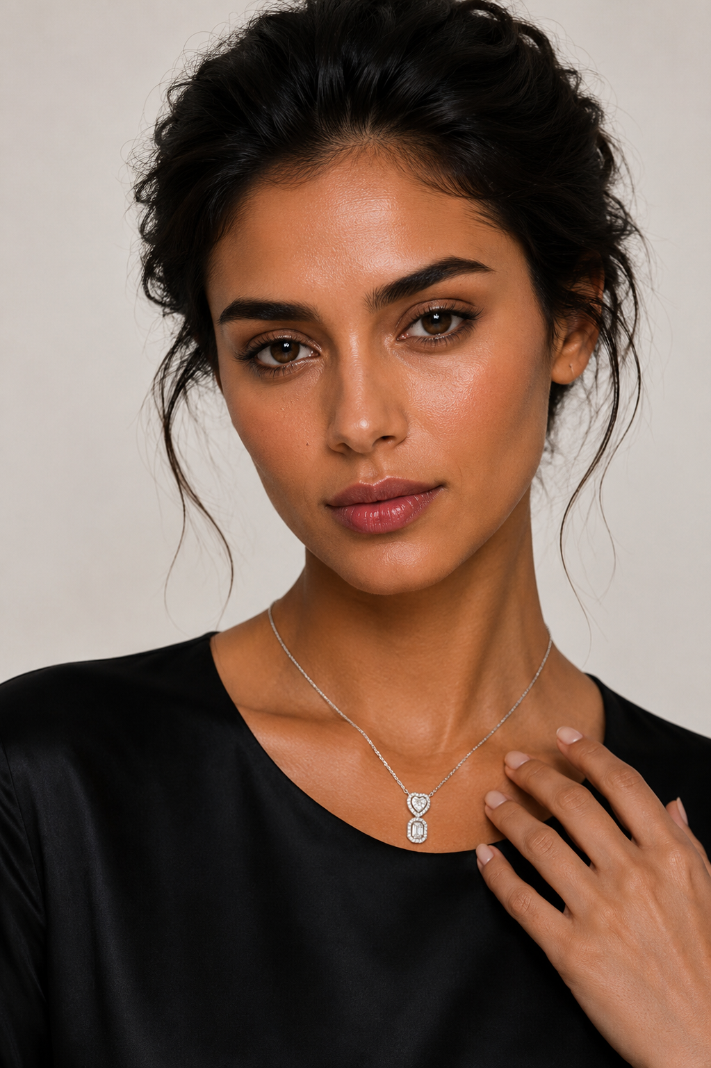 Minimal Diamond Pendant Necklace in 14K Gold