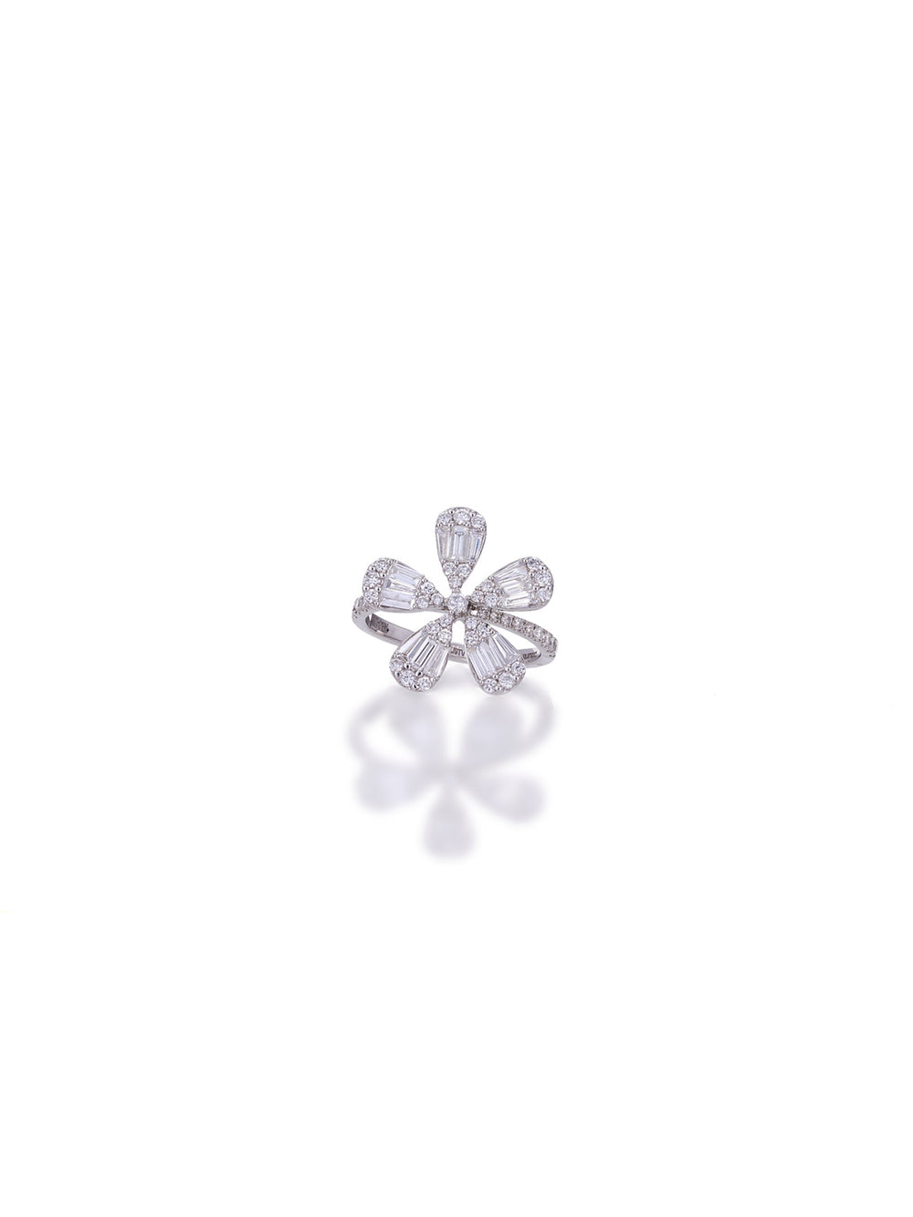 Fleur Étoile Diamond Ring